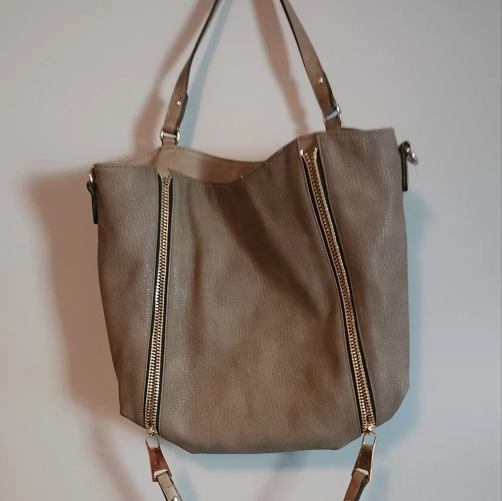 Urban Expressions gray Hobo shoulder bag